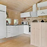 2 Bedroom Cozy In Casa vacanze Højslev