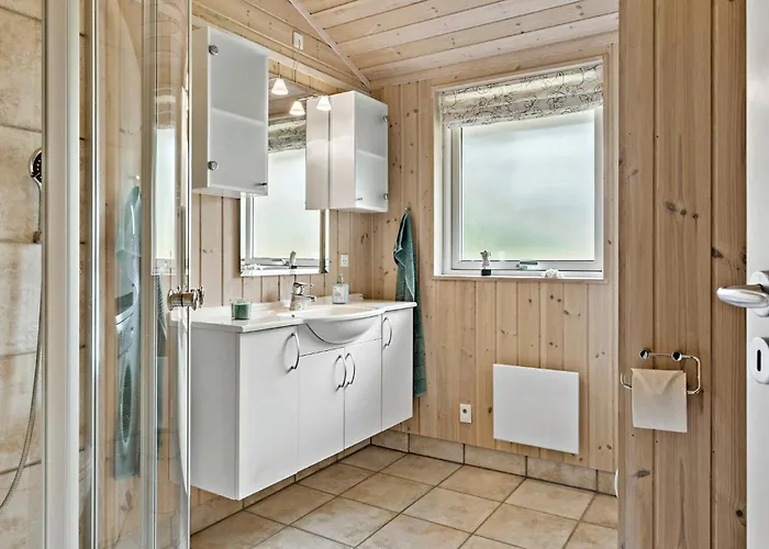 2 Bedroom Cozy In Dom wakacyjny *