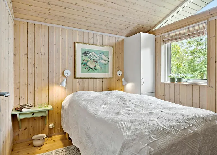 2 Bedroom Cozy In 度假居 霍伊斯莱乌